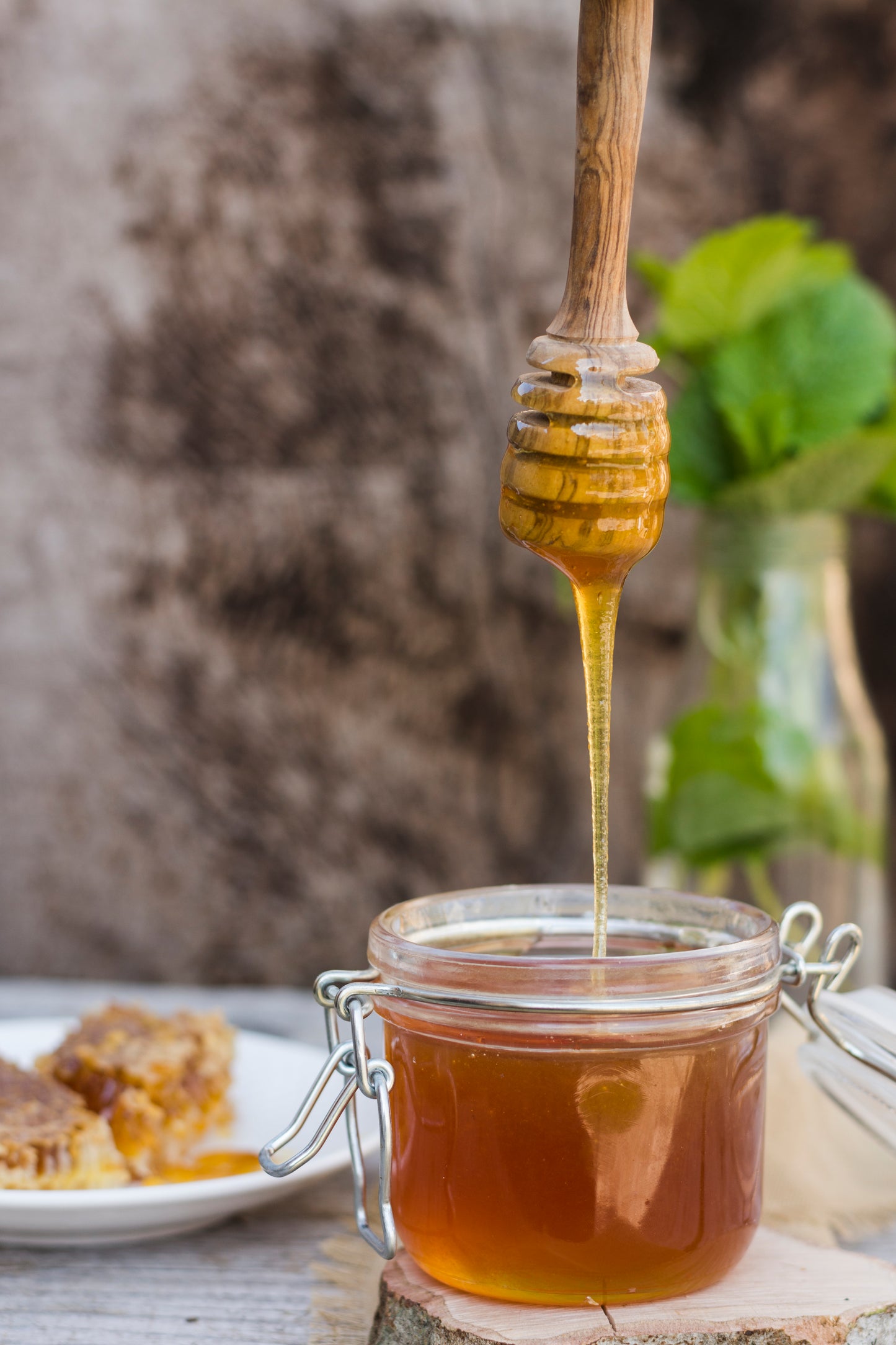Orange Blossom Honey | Pour Handle | 17.6 oz | Galil
